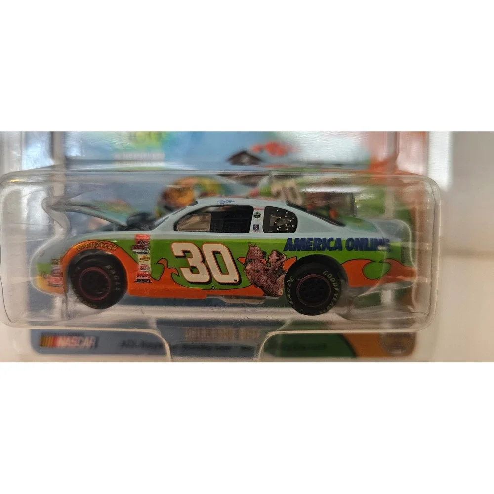 Scooby Doo Nascar Jeff Green #30 2002 Monte Carlo 1:64 Action Diecast Race Car
